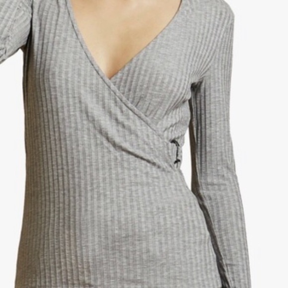 Ted Baker London Rib Detail Jersey Wrap Top Gray Size Small - Picture 9 of 9